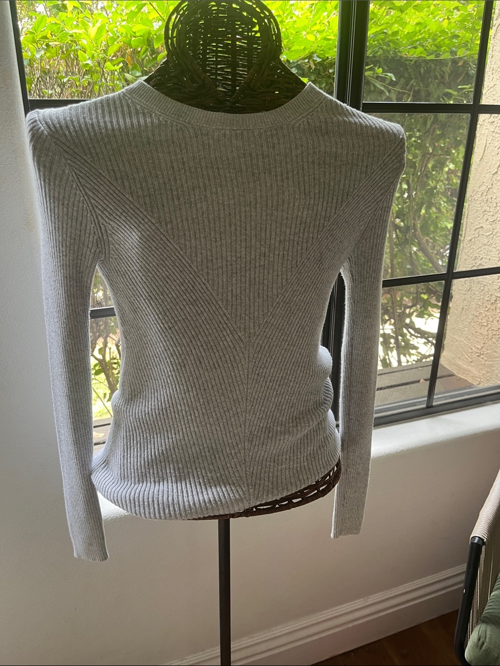 Classic Ribbed Crewneck Sweater - Light Gray